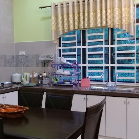 Mirza Homestay Marang Buitenkant foto
