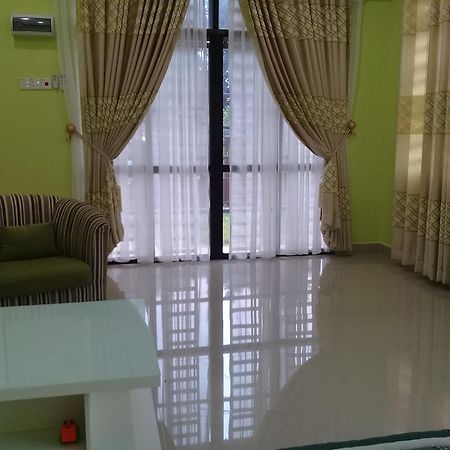 Mirza Homestay Marang Buitenkant foto